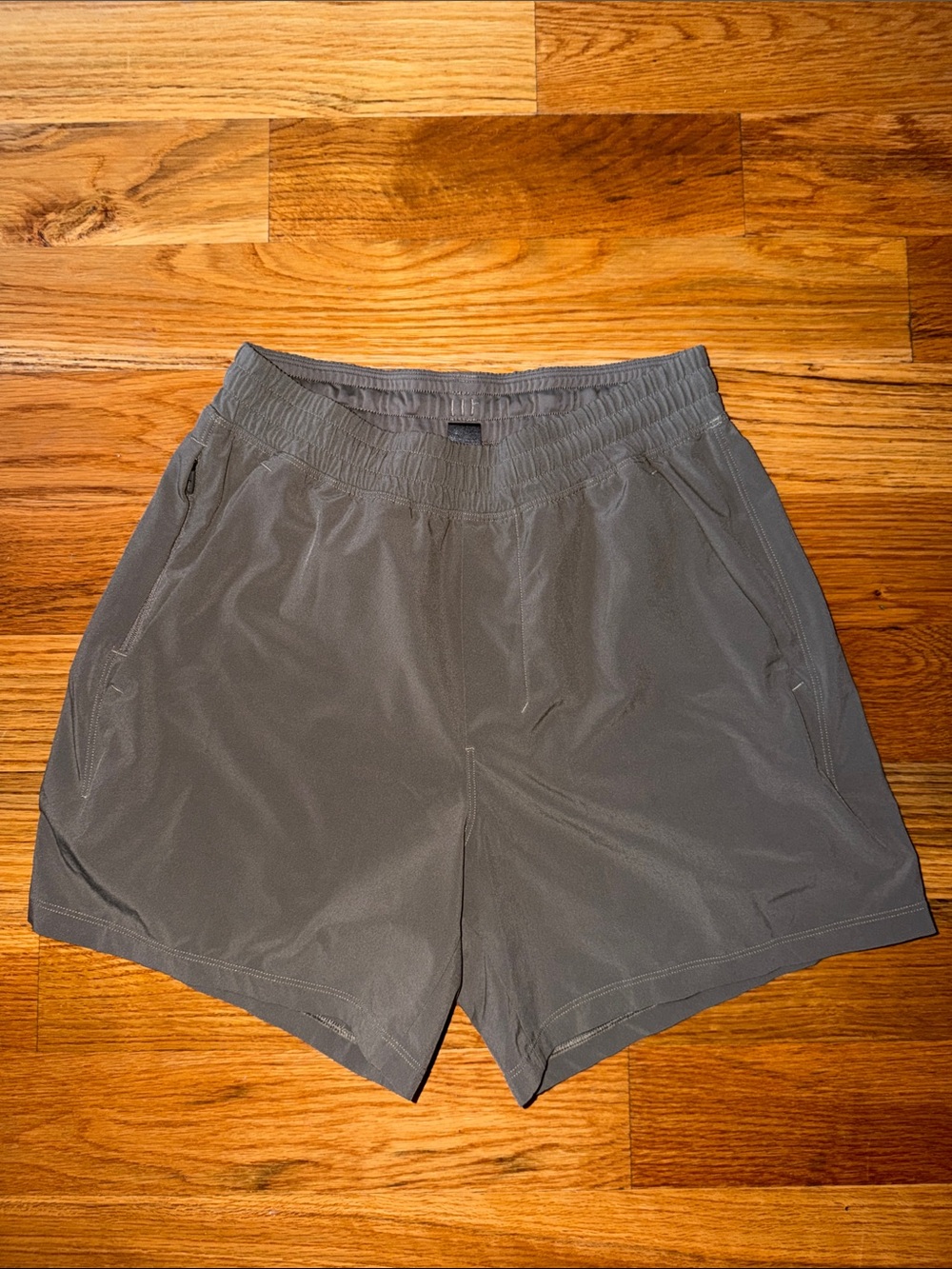 Lululemon pacebreaker 5”Men's  Athletic Shorts - XS - Grey/Brown